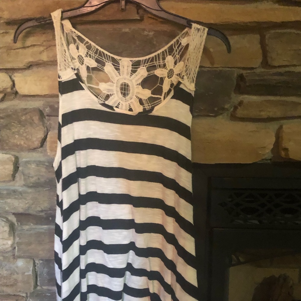 Sleeveless blouse